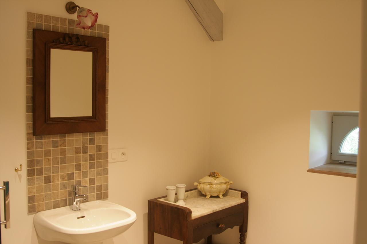 Domaine Des Douves Bed & Breakfast Ancy-le-Franc Екстериор снимка