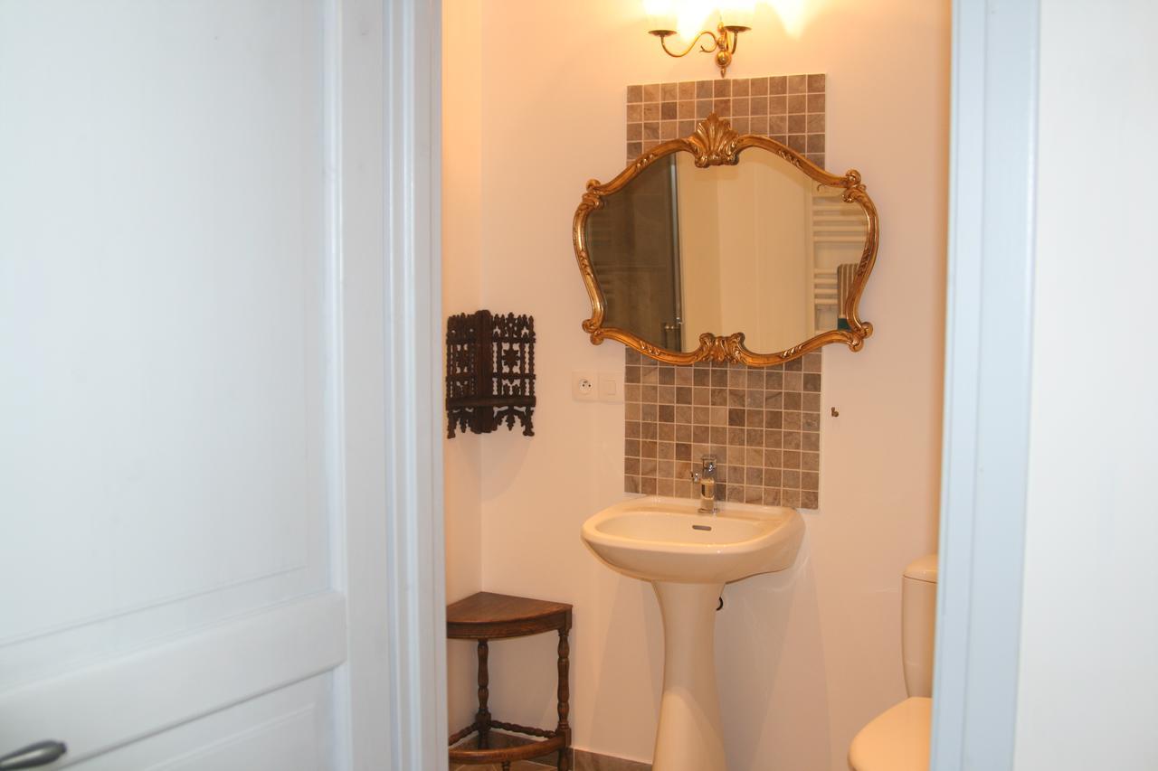 Domaine Des Douves Bed & Breakfast Ancy-le-Franc Екстериор снимка