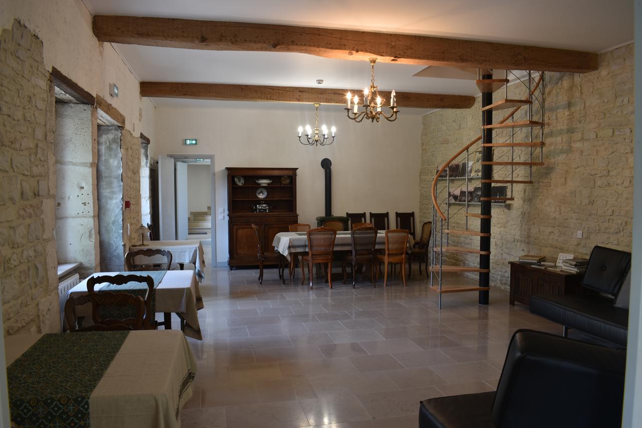 Domaine Des Douves Bed & Breakfast Ancy-le-Franc Екстериор снимка